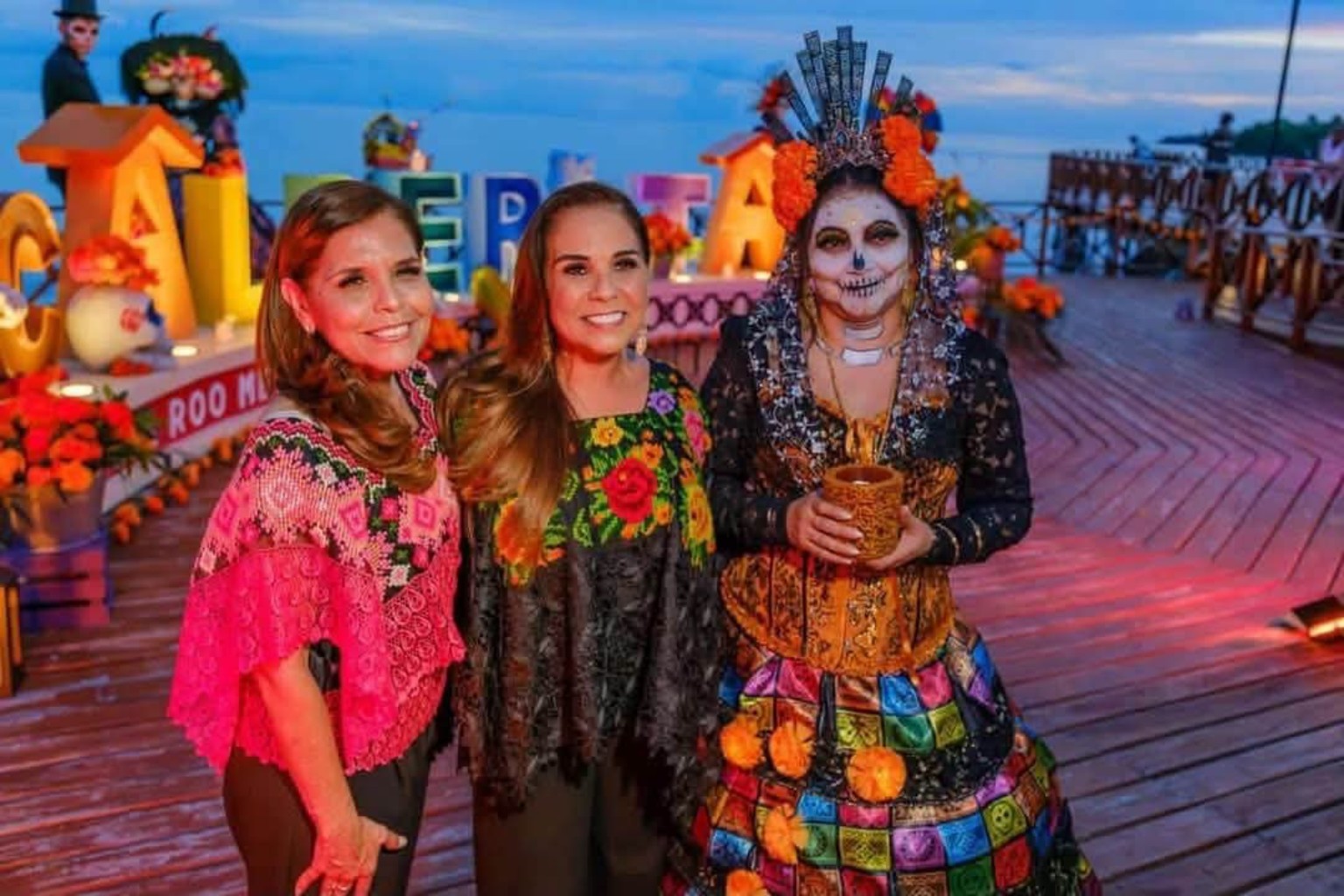 Encuentro en Calderitas con vestimenta y maquillaje de la celebración
